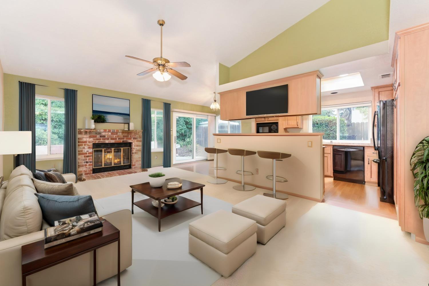 1541 E Colonial Parkway