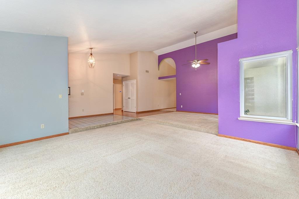 1541 E Colonial Parkway