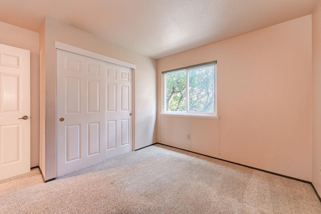 1541 E Colonial Parkway