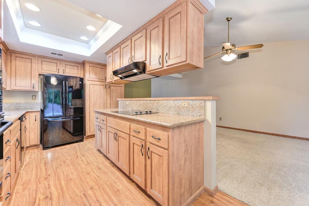 1541 E Colonial Parkway