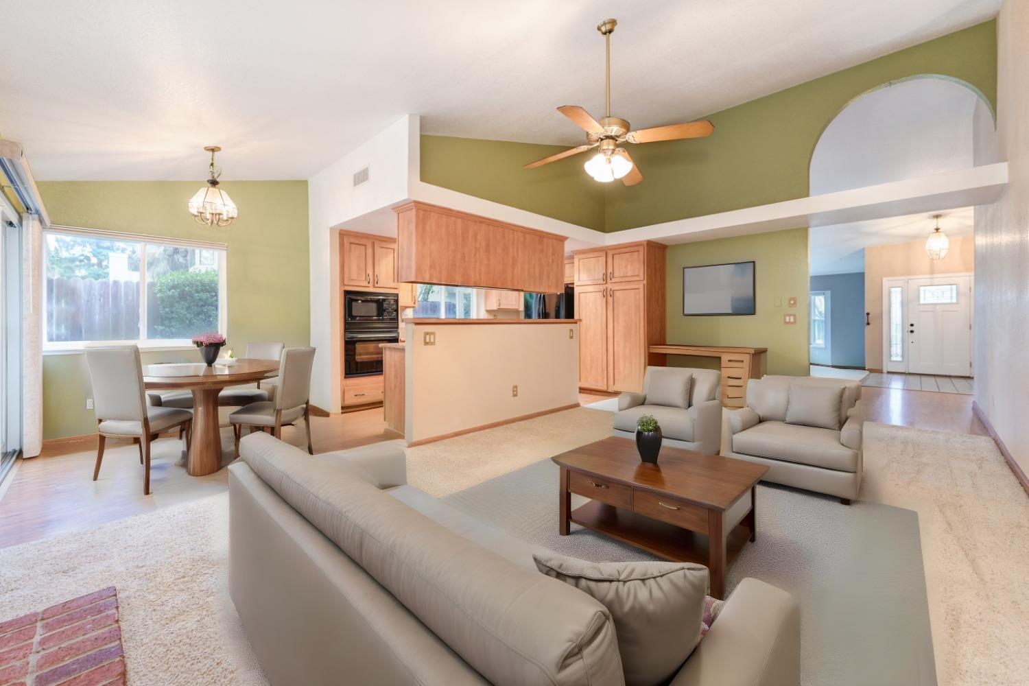 1541 E Colonial Parkway