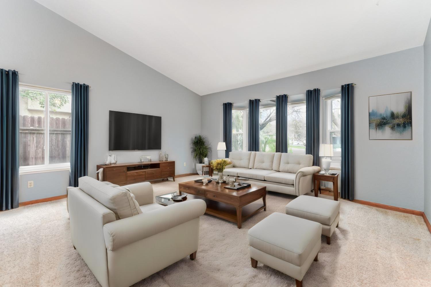 1541 E Colonial Parkway