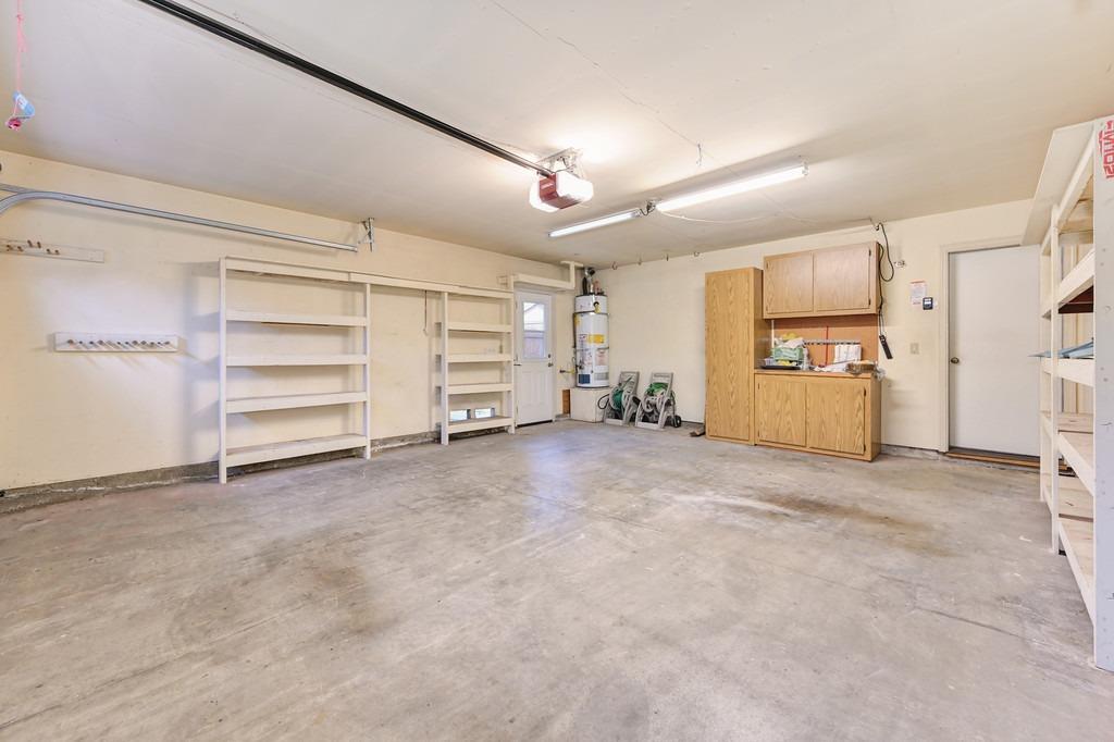 1541 E Colonial Parkway