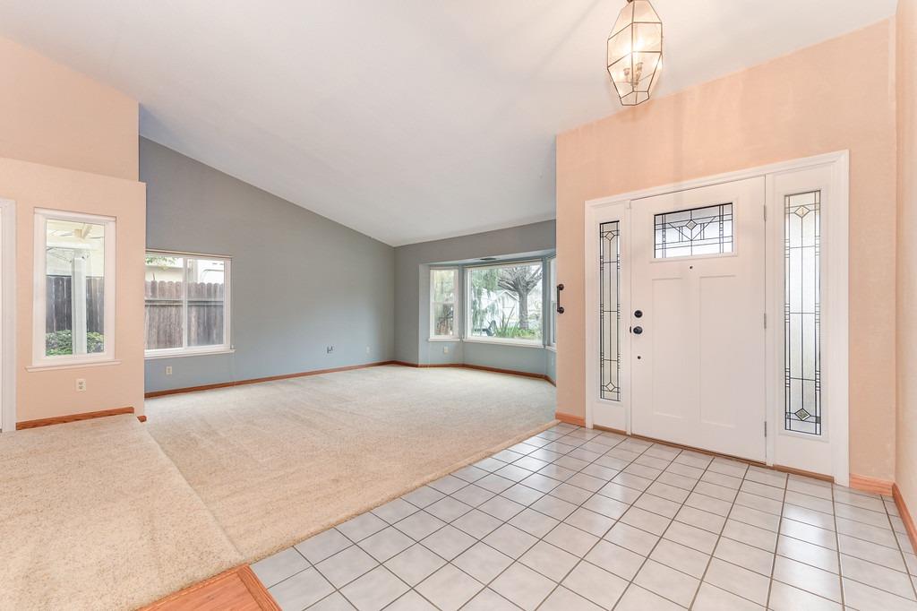1541 E Colonial Parkway