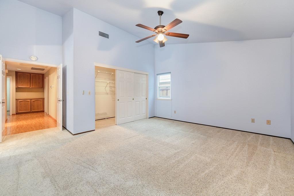 1541 E Colonial Parkway