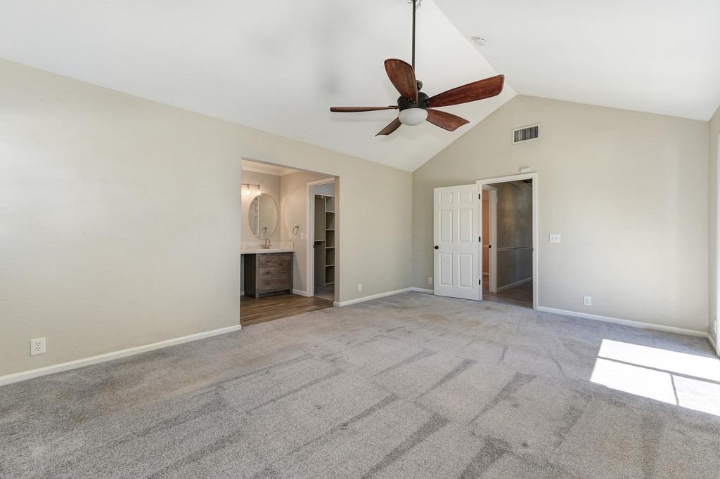 1518 E Colonial Parkway