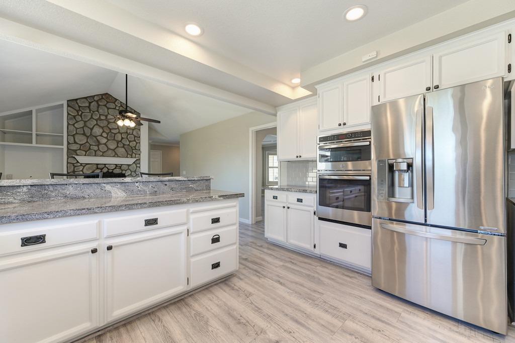 1518 E Colonial Parkway