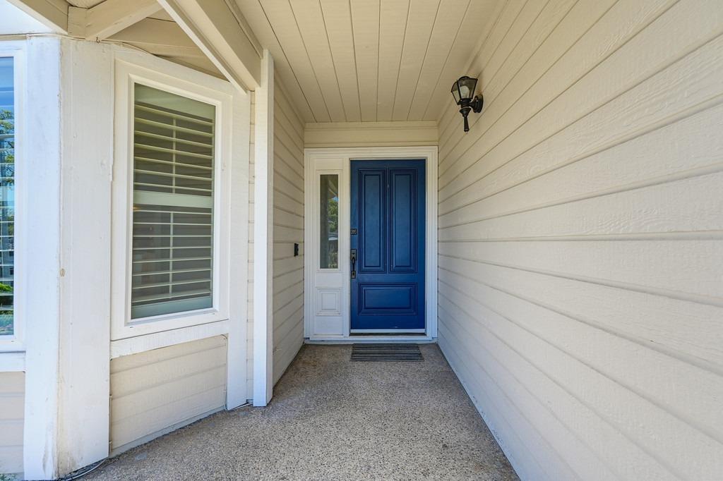 1518 E Colonial Parkway