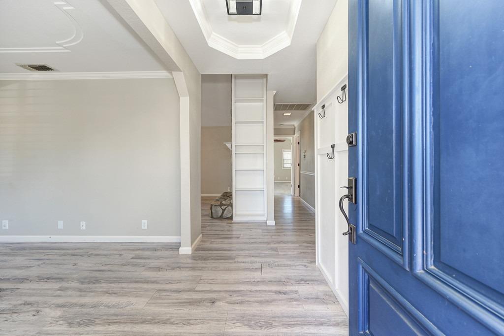 1518 E Colonial Parkway