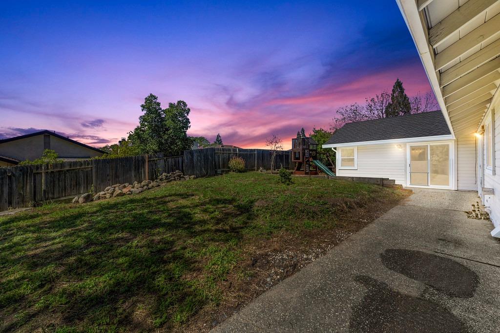 1518 E Colonial Parkway