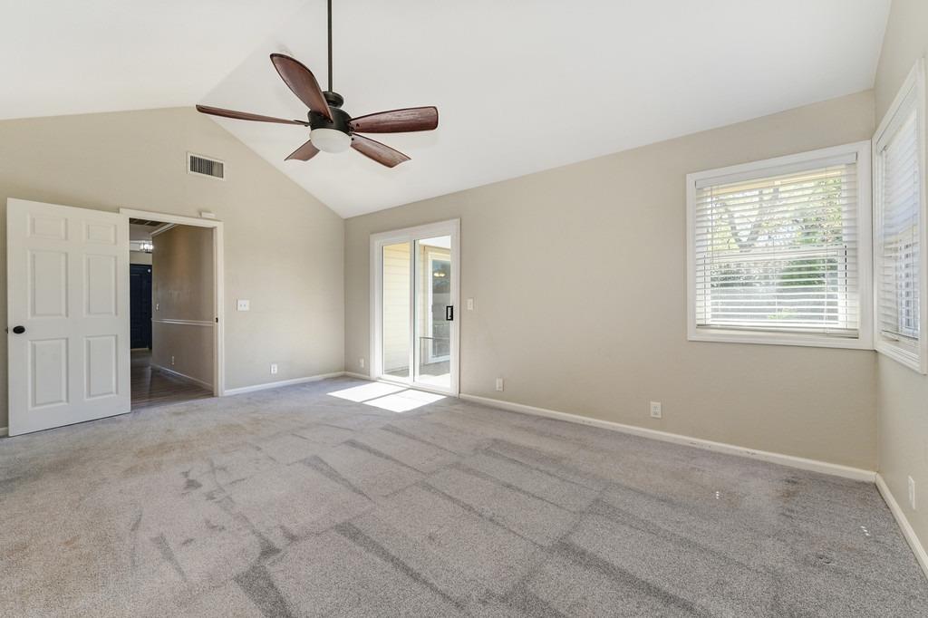 1518 E Colonial Parkway