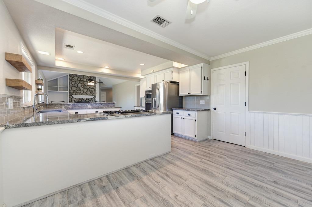 1518 E Colonial Parkway