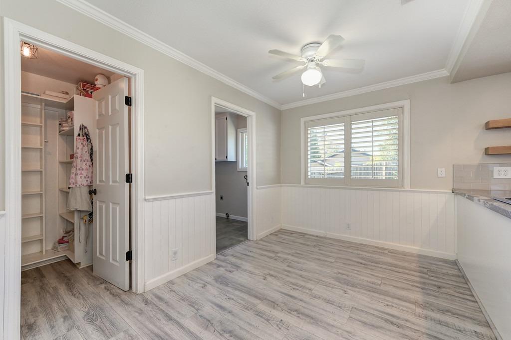 1518 E Colonial Parkway