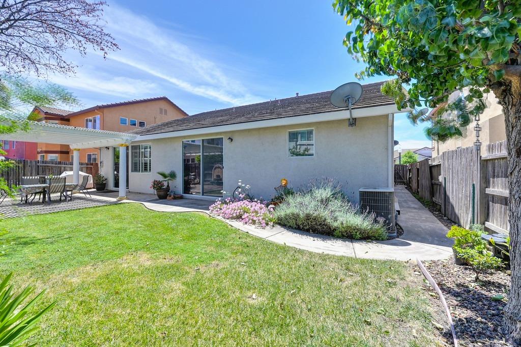 3477 Beretania Way