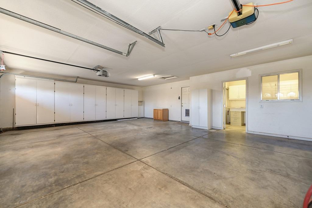 7533 Locomotive Lane