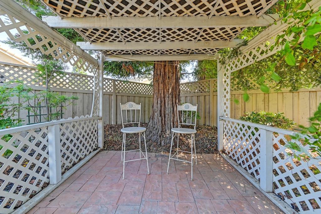 7533 Locomotive Lane