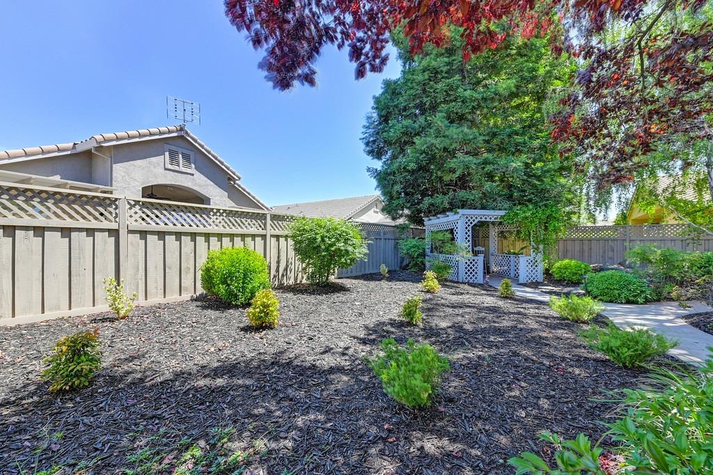 7533 Locomotive Lane