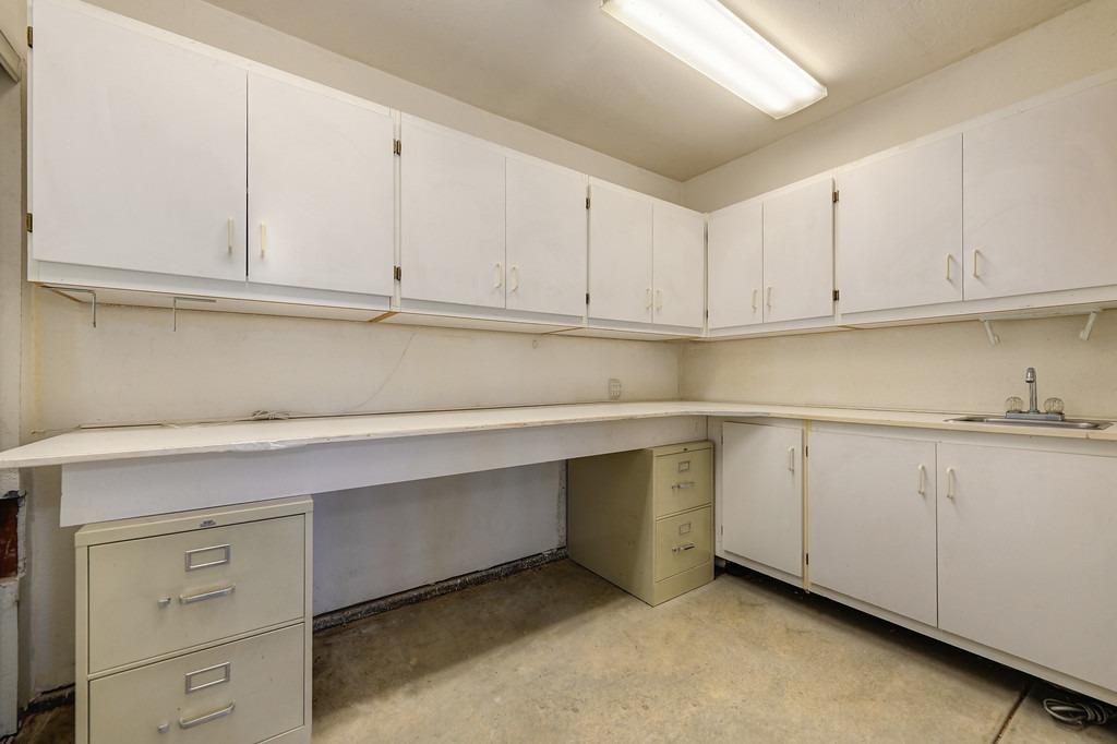 7533 Locomotive Lane