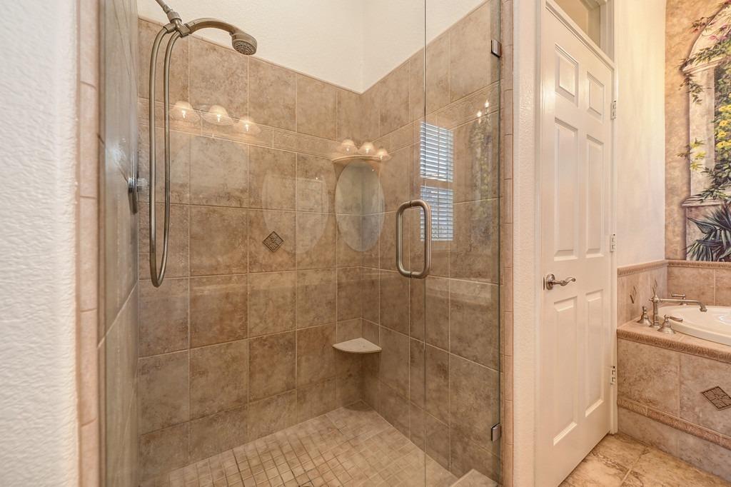 7533 Locomotive Lane