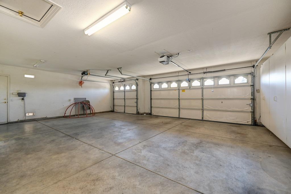 7533 Locomotive Lane