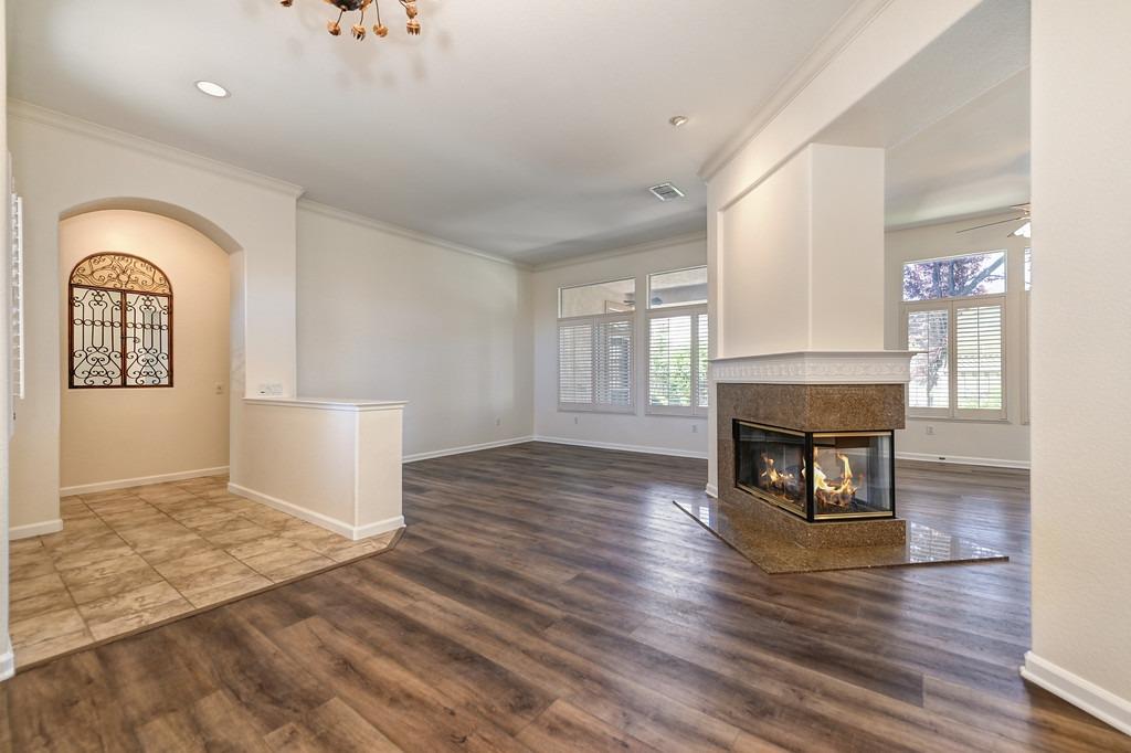 7533 Locomotive Lane