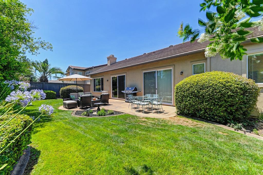 1556 Deer Hollow Way