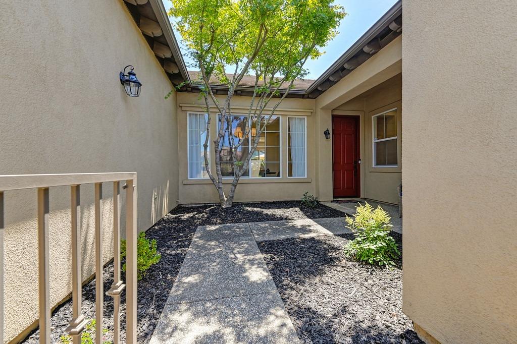 1556 Deer Hollow Way