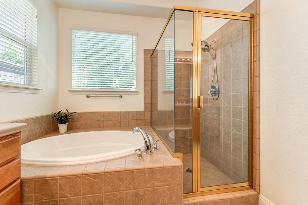 1556 Deer Hollow Way