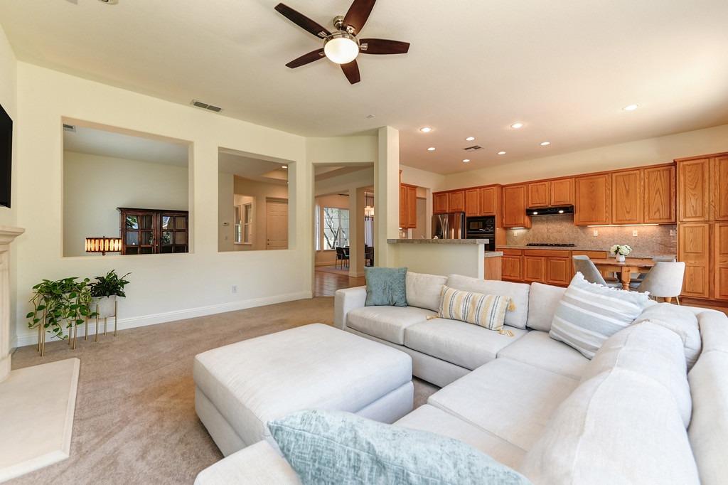 1556 Deer Hollow Way