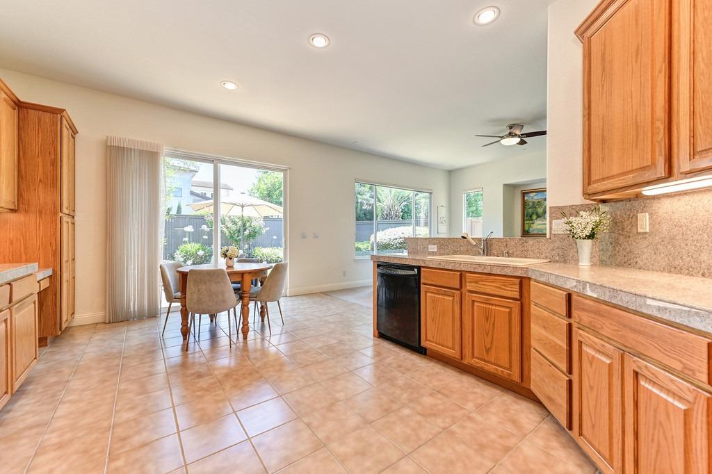 1556 Deer Hollow Way