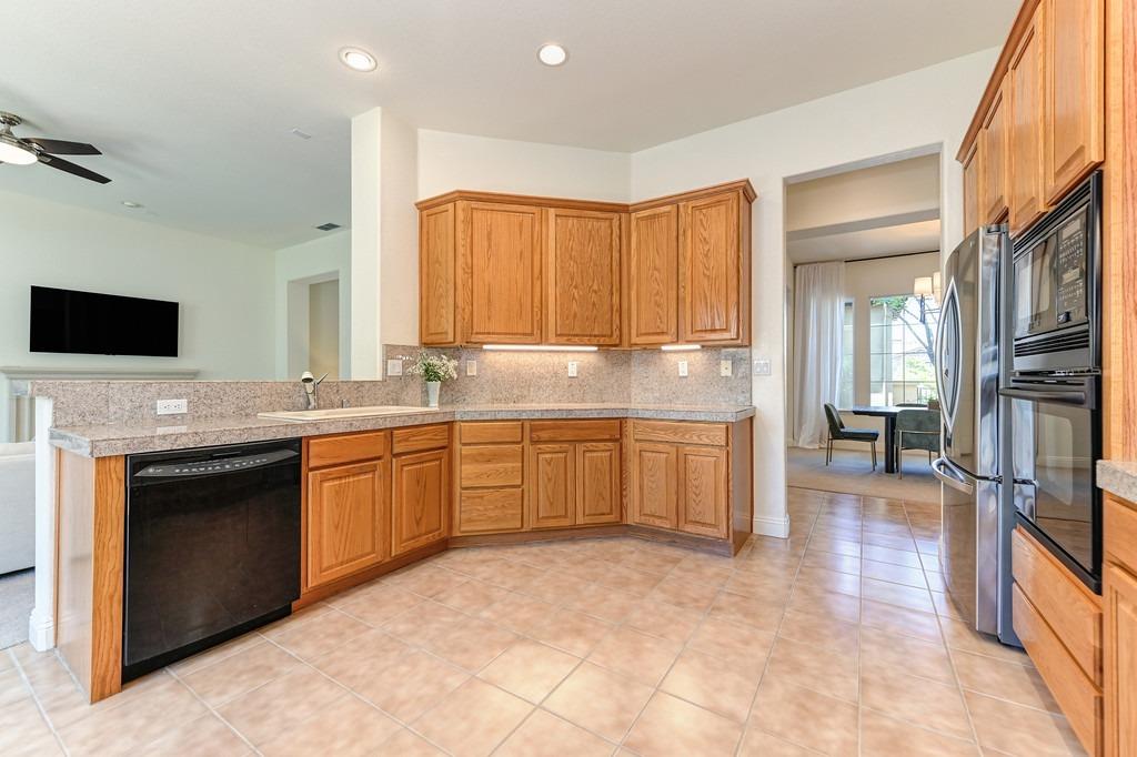 1556 Deer Hollow Way