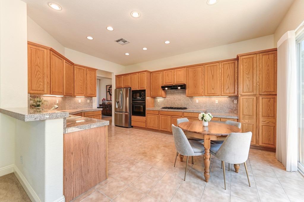 1556 Deer Hollow Way