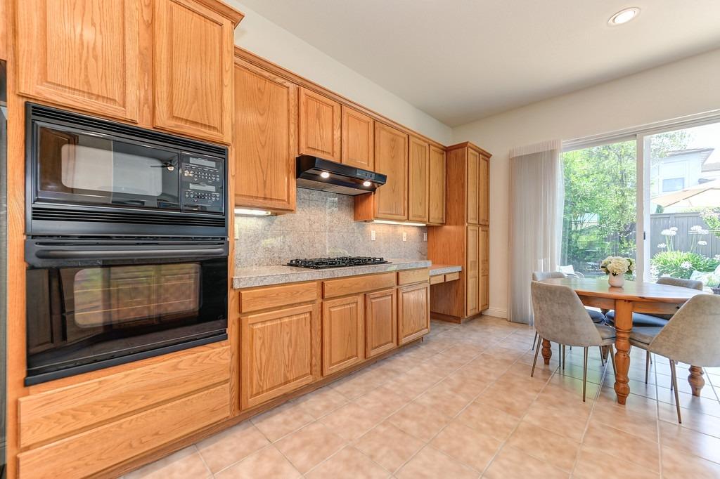 1556 Deer Hollow Way