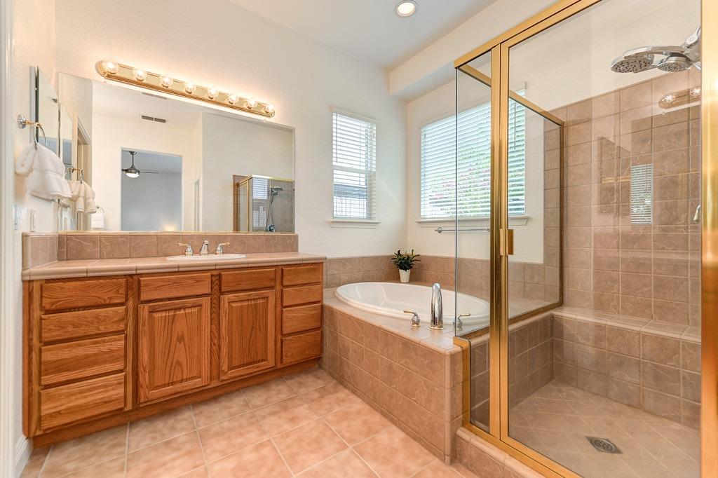 1556 Deer Hollow Way