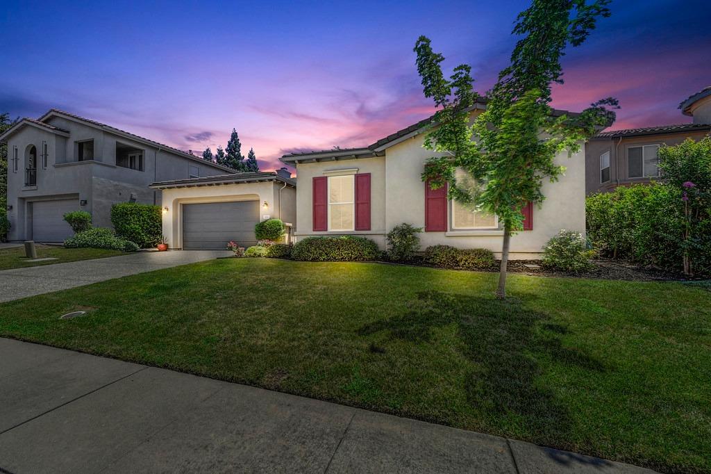 1556 Deer Hollow Way