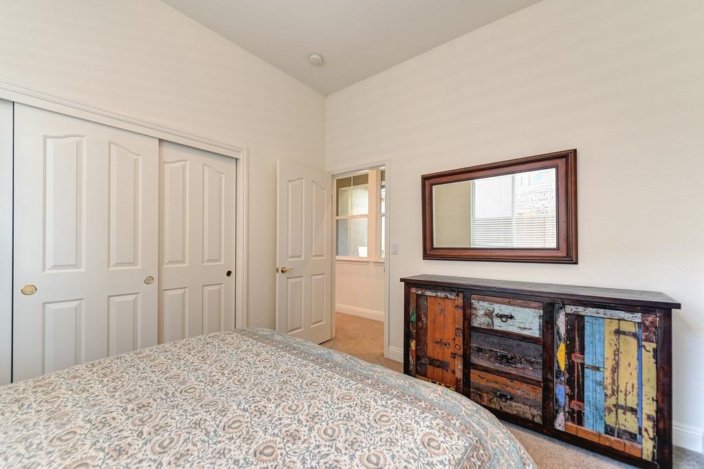 1556 Deer Hollow Way