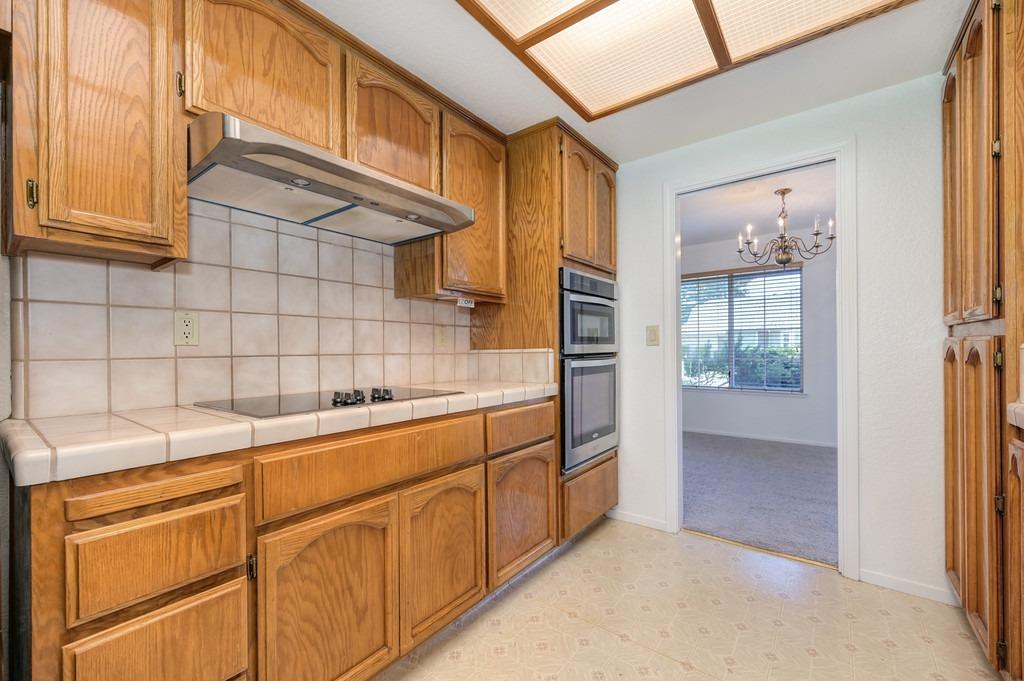 1321 Meadowvista Way