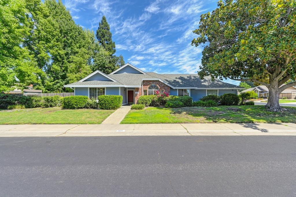 1321 Meadowvista Way