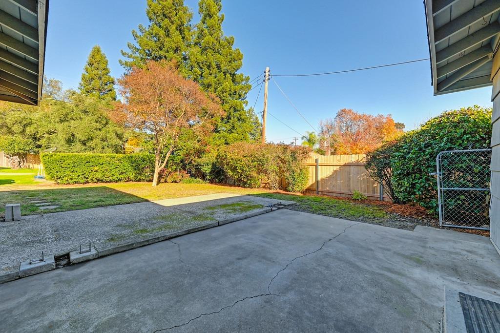 7551 Eastgate Avenue