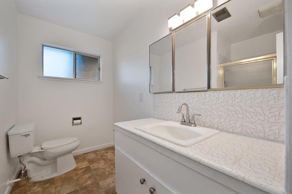 7551 Eastgate Avenue