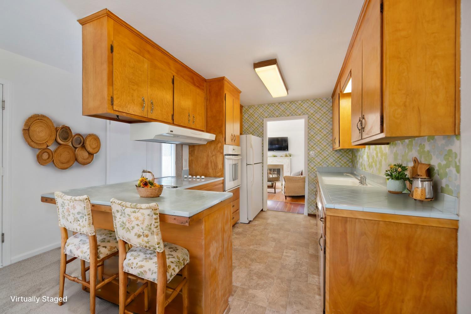 7551 Eastgate Avenue