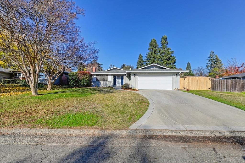 7551 Eastgate Avenue