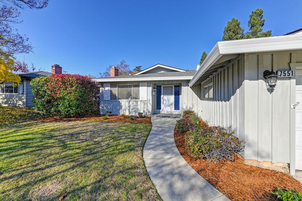 7551 Eastgate Avenue