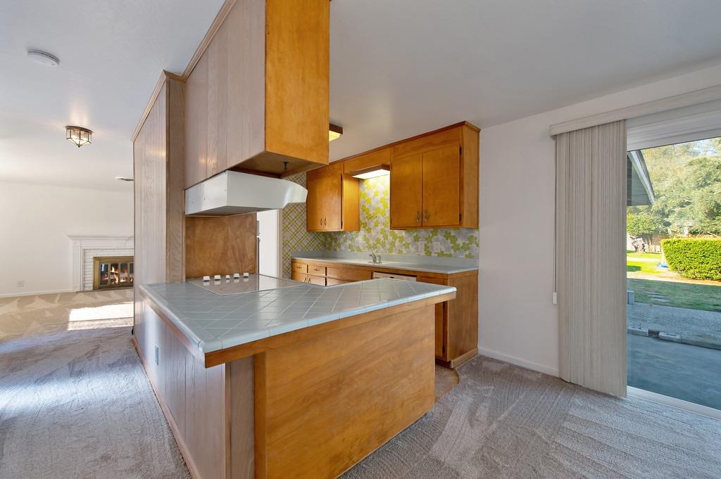 7551 Eastgate Avenue