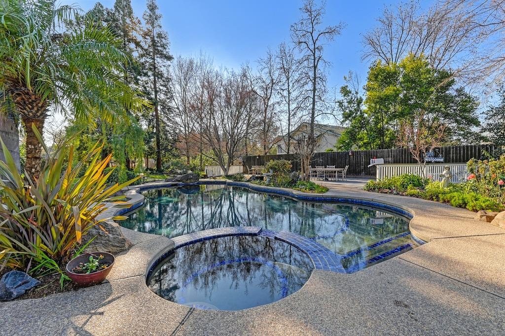 1340 Ridgedale Court