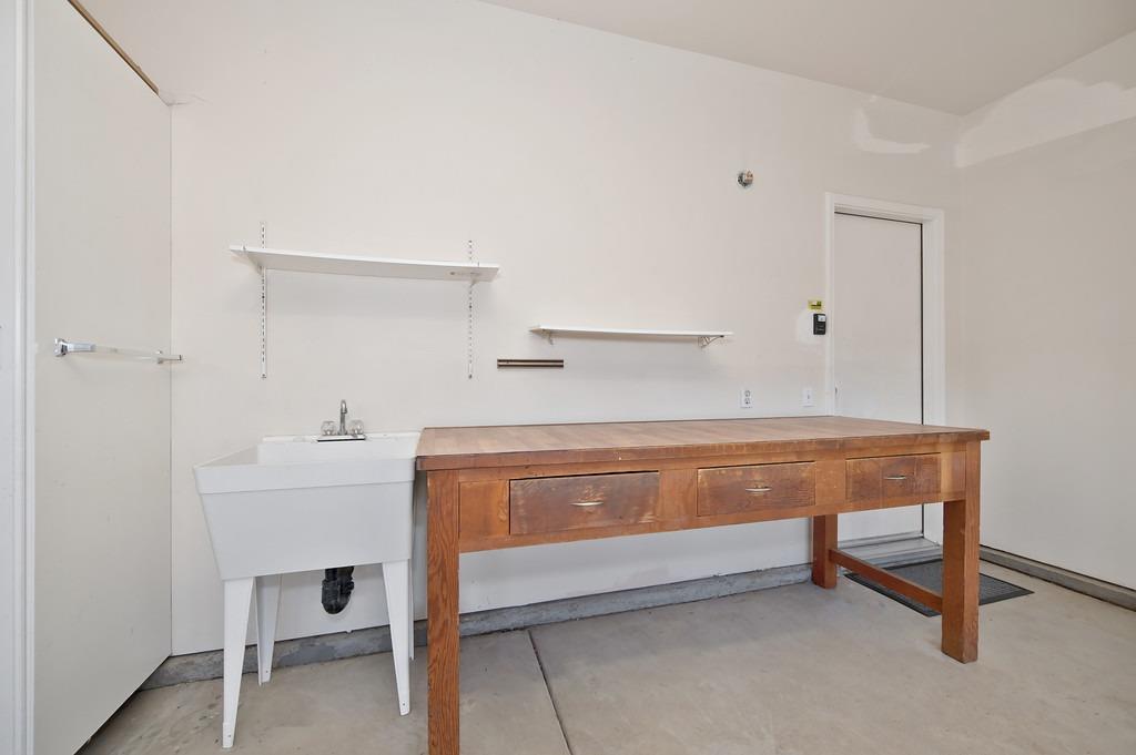 7489 School House Lane