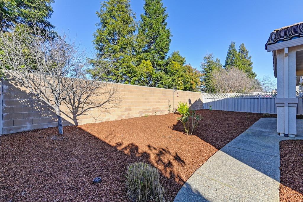 7489 School House Lane