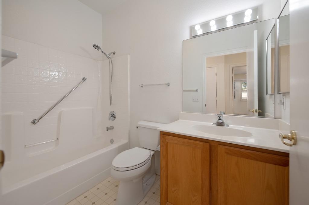 7489 School House Lane