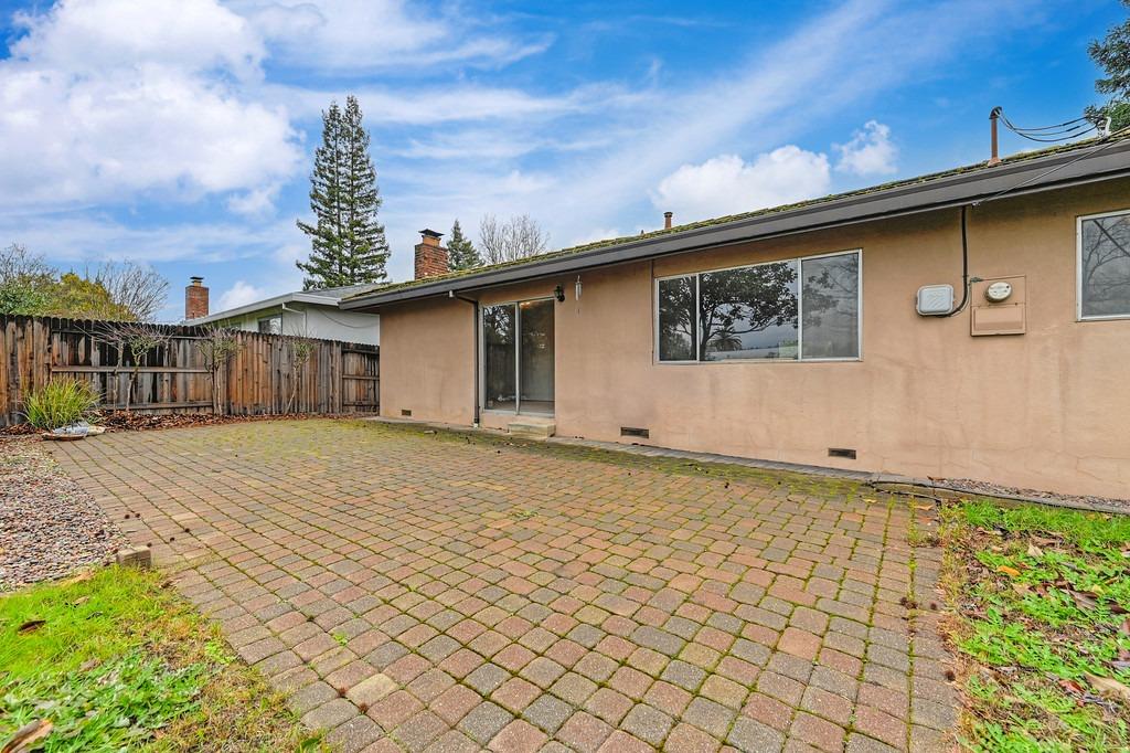 8461 Hidden Valley Circle