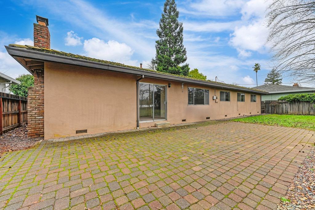 8461 Hidden Valley Circle